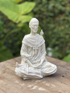 Escultura São Francisco de Assis Meditando - Marmorite (18cm) - Zenz Arts