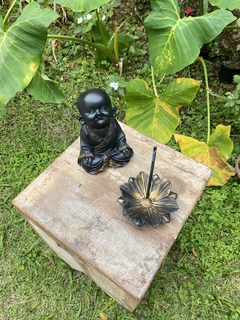 Monge/Buda Gordinho Sorrindo com Covinha - Mamorite (21cm) + incensário - Zenz Arts