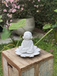 Monge/Buda sorridente + Lótus - Marmorite (22cm) - loja online