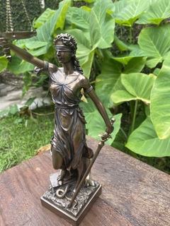 Escultura Dama Justiça - Veronese (30cm) - Zenz Arts