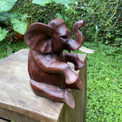Elefante Esculpido Sentado