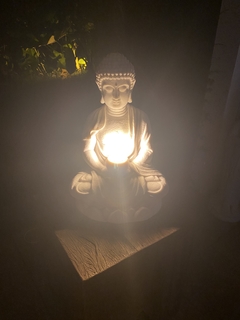 Escultura Luminária Buda Marmorite 44cm na internet