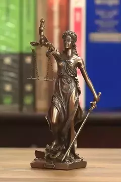 Escultura Dama Justiça - Veronese (30cm) - comprar online