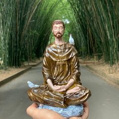 São Francisco de Assis Meditando/Lótus - Resina (20cm)