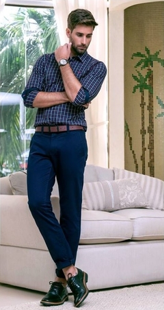 Calça slim azul marinho 2025