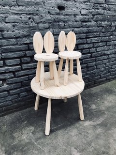 mesa infantil de pino con sillas