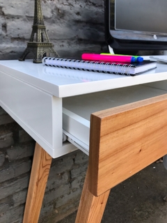 escritorio madera laquada