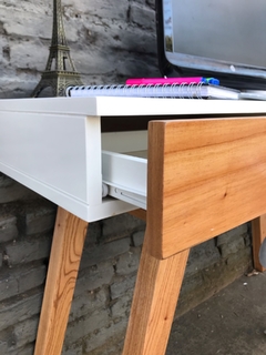 escritorio laqueado con cajon