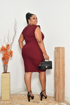 Vestido Marsala Plus Size Muscle Tee na internet