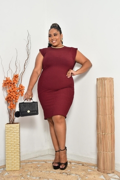 Vestido Marsala Plus Size Muscle Tee