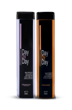 Day By Day Pós Química - Kit com Shampoo 250ml blond e Condicionador 250ml branco.