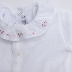 REMERA M/CORTA CUELLO VOLADO FLOR ROSA - comprar online