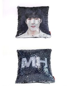 MONSTA X - 2019 World Tour [WE ARE HERE] Concert Official Goods: Glitter Cushion Cover na internet