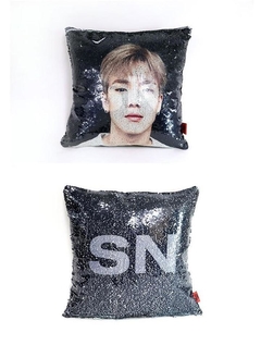 MONSTA X - 2019 World Tour [WE ARE HERE] Concert Official Goods: Glitter Cushion Cover - comprar online
