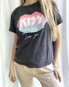 REMERA KISS