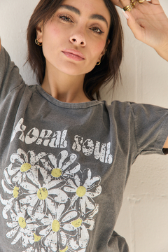 REMERA FLORAL