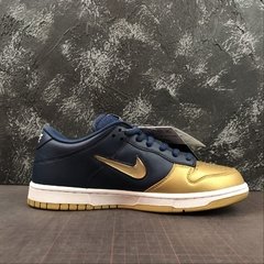 Nike sb dunk low supreme jewel sales swoosh gold