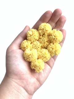 POMPOM TULE AMARELO CLARO - 2,5CM - 10 UNIDADES na internet