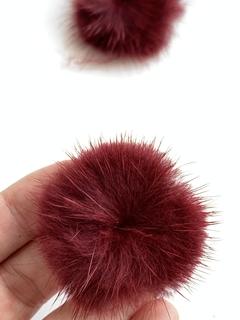 POMPOM RETO PÊLO BORDÔ - 2 UNIDADES - 4,5CM