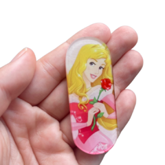 CLIP PLACAS PRINCESAS 3D - AURORA BELA ADORMECIDA - 6,5CM - 1 UNIDADE - comprar online