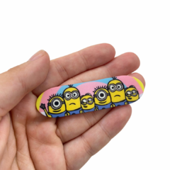 CLIP PLACAS MINIONS - FUNDO ARCO ÍRIS CANDY - 6,5CM - 2 UNIDADES - comprar online