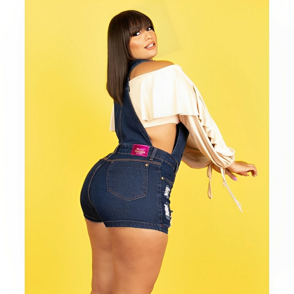 Jardineira Jeans Short Saia Plus Size Com Destroyed Novidade