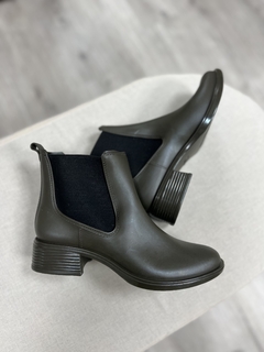 Bota de Lluvia EDINBURGH Oliva - comprar online