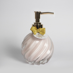 Kit Perfume 100ml e Loção Hidratante Inspiração Scandal 250gr. na internet