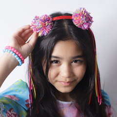 Tiara Junina Pompom - Menina de Laço - Maior loja de acessórios infantis há 15 anos colorindo e enfeitando meninas!