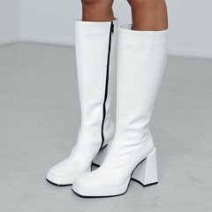 BOTA ANYELO WHITE en internet