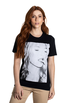 Camiseta Feminina Lost Portraits Kate Smoking (SALE) - comprar online