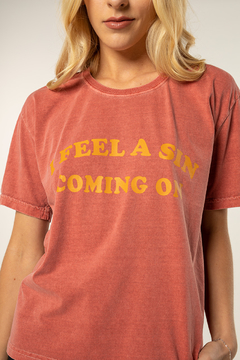 T-shirt Box Estonada I Feel a Sin - Feminina (SALE) - comprar online