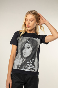 T-Shirt F. Emotions Amy - Feminina (SALE) - comprar online