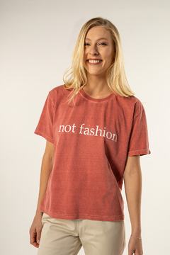 T-shirt Box Estonada Not Fashion - Feminina (SALE)