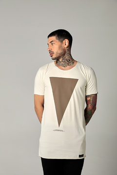 Camiseta Long Unissex Estonada Pyramid (SALE)