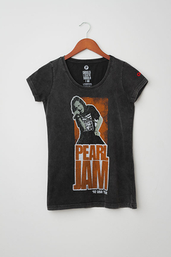 T-Shirt Feminina Estonada Pearl Jam USA Tour 92 (SALE)