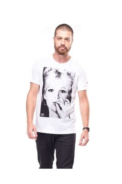 Camiseta Masculina Lost Portraits Brigitte Smoking