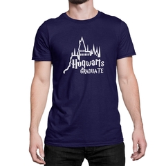 Camiseta Camisa Hogwarts Graduate Masculino Preto - Liga Fashion Oficial ® - A tendência é ser você