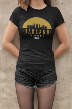 Camiseta Baby Look Oakland California City Feminina Preto na internet