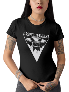 Camiseta Baby Look Eu não acredito Alien Alienígenas Feminina Preto - comprar online