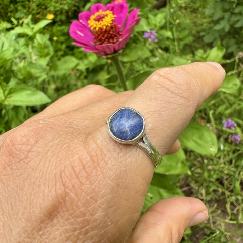 Anillo regulable con sodalita en plata 925