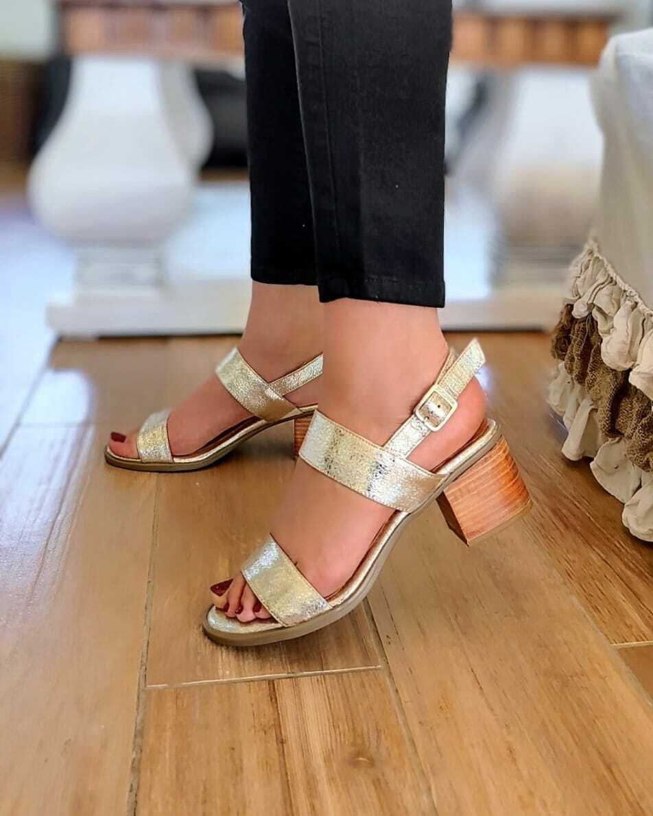 Sandalias Cata color platino