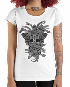 Camiseta Feminina Caveira E Serpentes