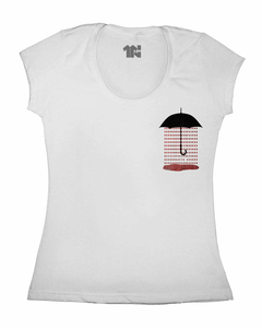 Camiseta Feminina Chuva de Sangue de Bolso na internet