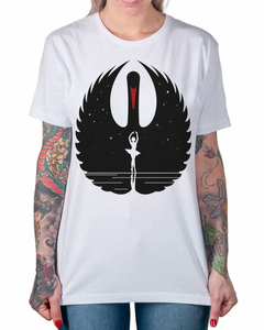 Camiseta Cisne Negro na internet