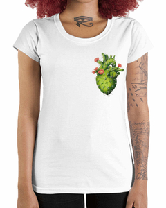Camiseta Feminina Coração de Espinhos de Bolso
