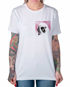 Camiseta Maude de Bolso - comprar online