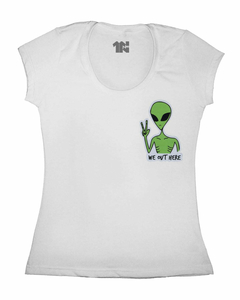 Camiseta Feminina Homenzinhos Verdes na internet