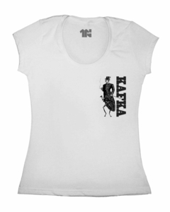 Camiseta Feminina Kafka de Bolso na internet