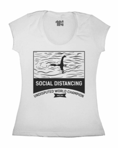 Camiseta Feminina Distanciamento Social na internet